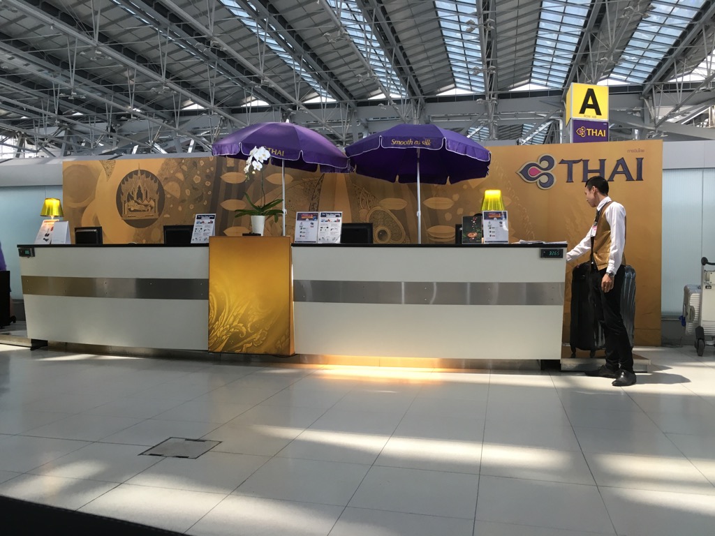 Thai Airways First Class Service In Bangkok Frankfurtflyer De