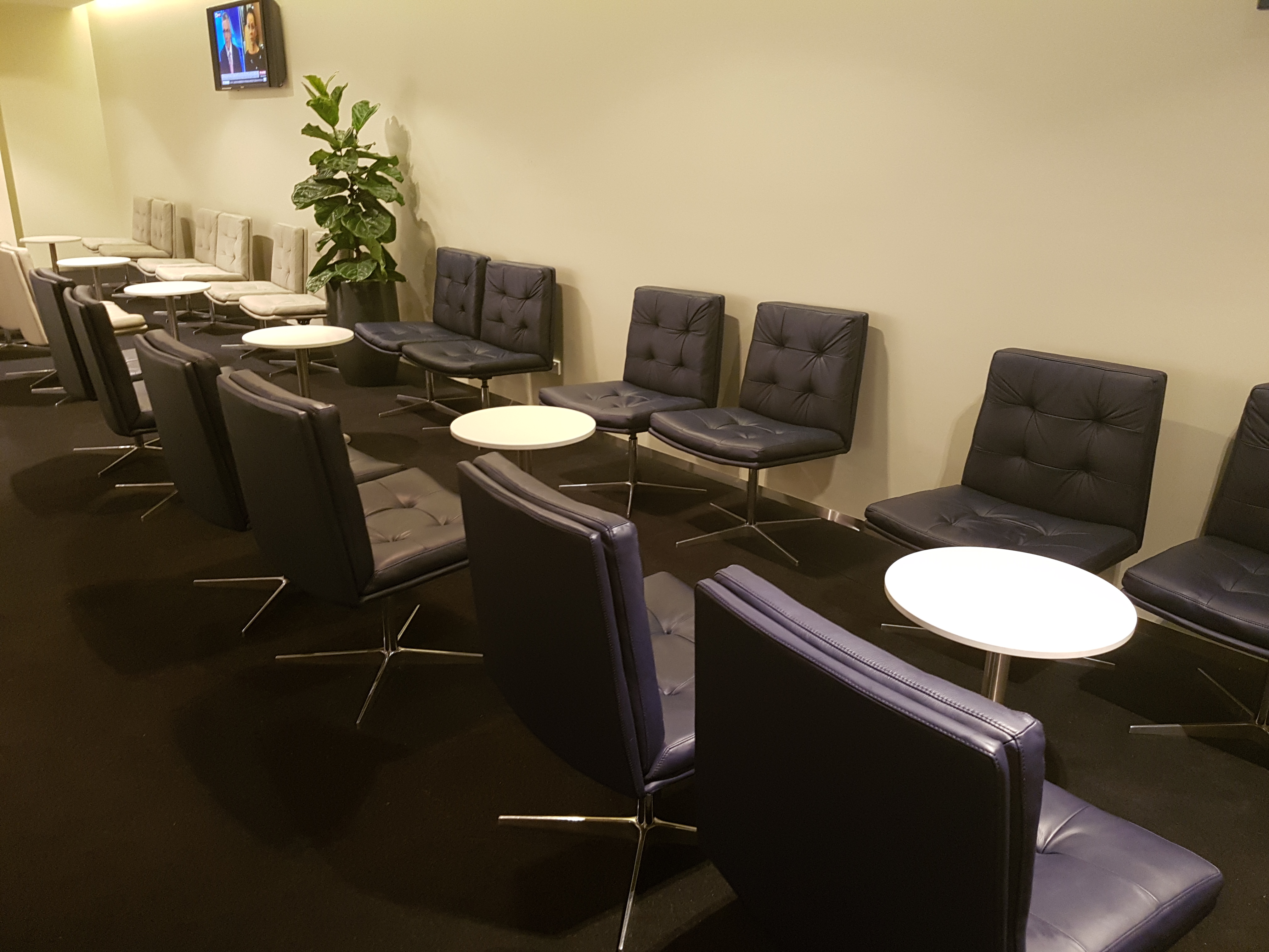 Qantas Business Class Lounge Perth international24 Frankfurtflyer.de