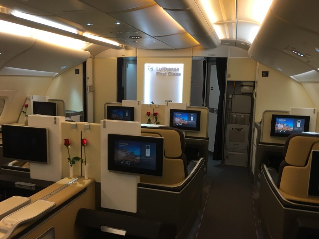 Review Lufthansa First Class Airbus A380 Hongkong Nach