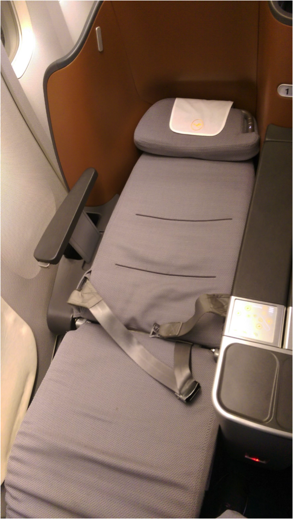 Lufthansa Business Class in der Boeing 747400 auf der Kurzstrecke Frankfurtflyer.de