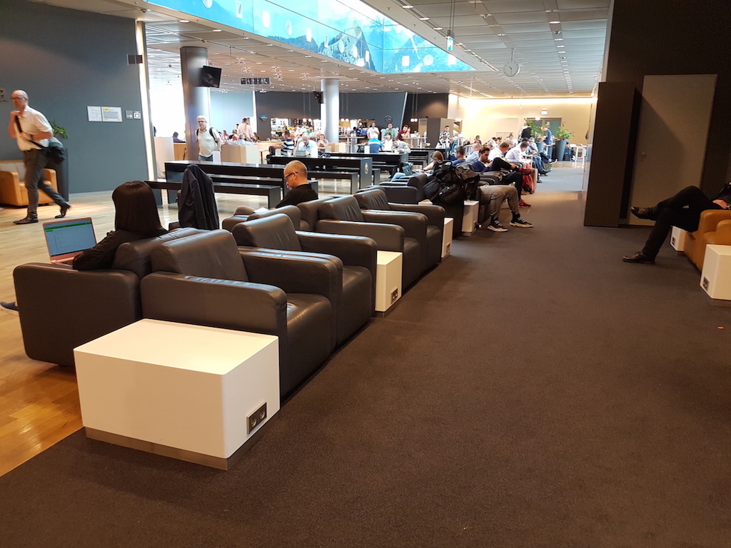 Lufthansa-Business-Class-Lounge-M%C3%BCnchen-Gate-G28-34.jpg