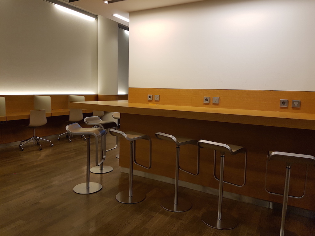 Lufthansa-Business-Class-Lounge-M%C3%BCnchen-Gate-G28-39.jpg