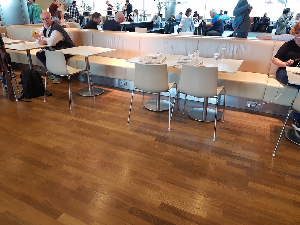 Lufthansa-Business-Class-Lounge-M%C3%BCnchen-Gate-G28-41.jpg