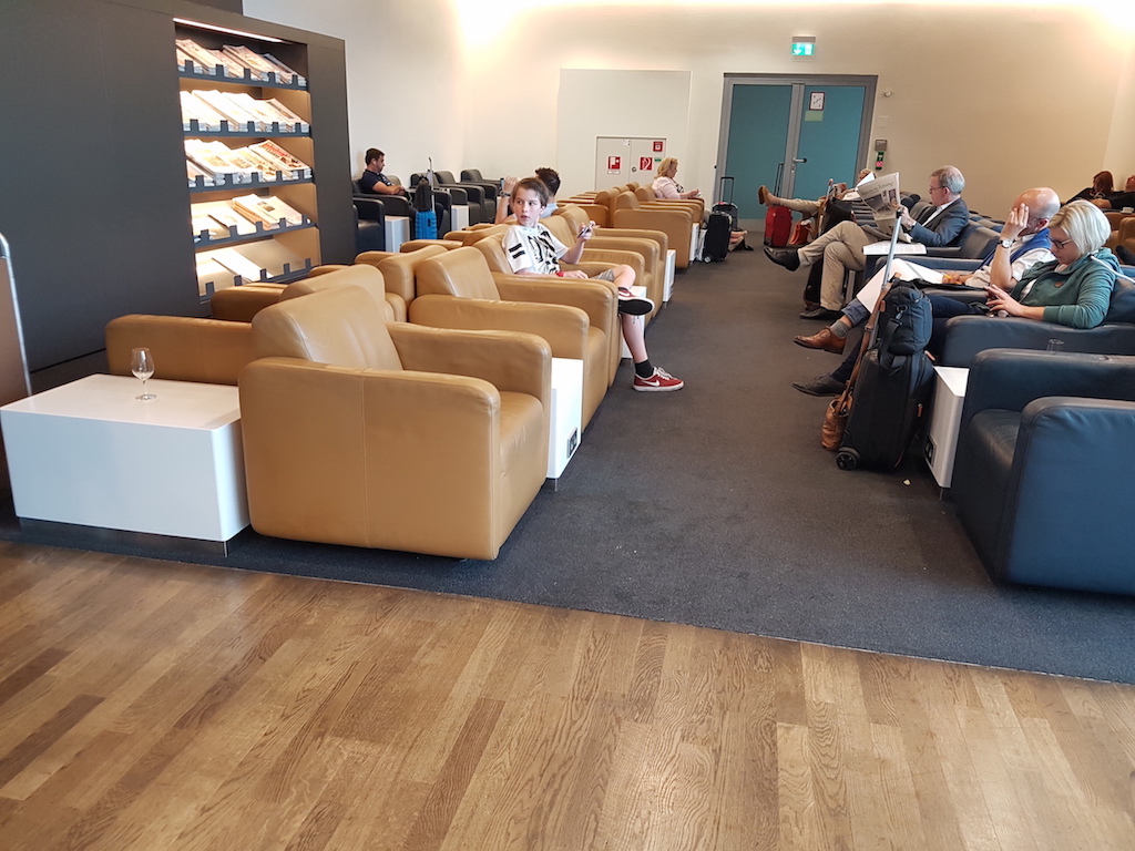 Lufthansa-Business-Class-Lounge-M%C3%BCnchen-Gate-G28-52.jpg