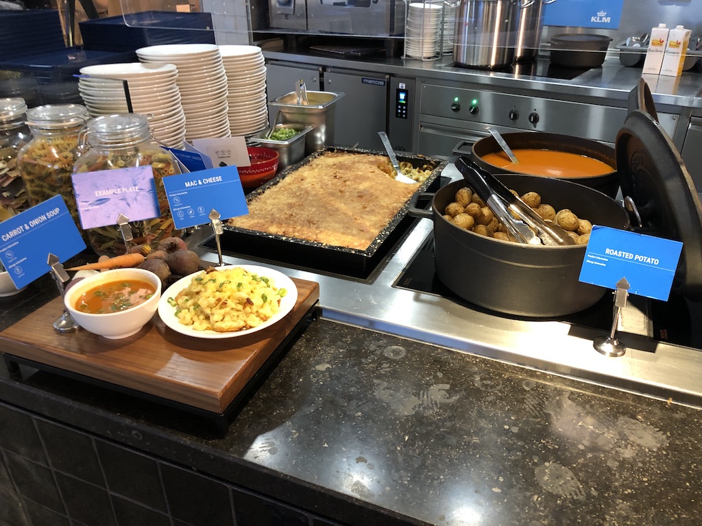 Review Klm Crown Lounge Amsterdam No 52 Non Schengen Frankfurtflyer De