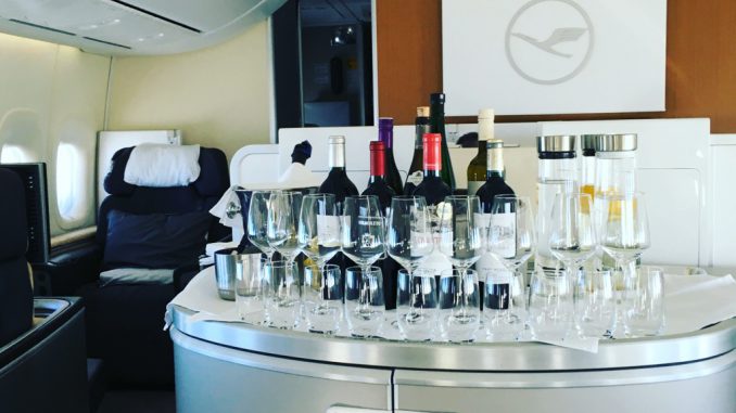 lufthansa_first_class_boeing748-101