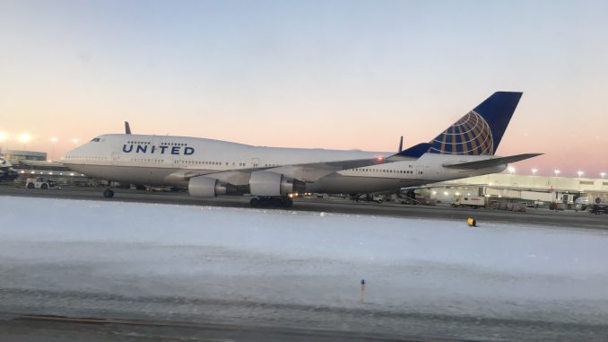 United Boeing 747-400