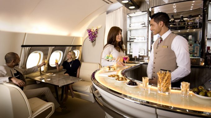 Emirates-A380-Onboard-Lounge3