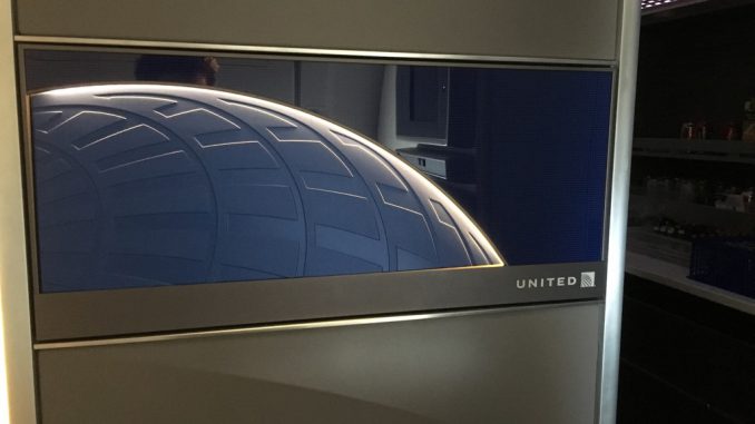 United Boeing 777-300er Polaris Business Class-13