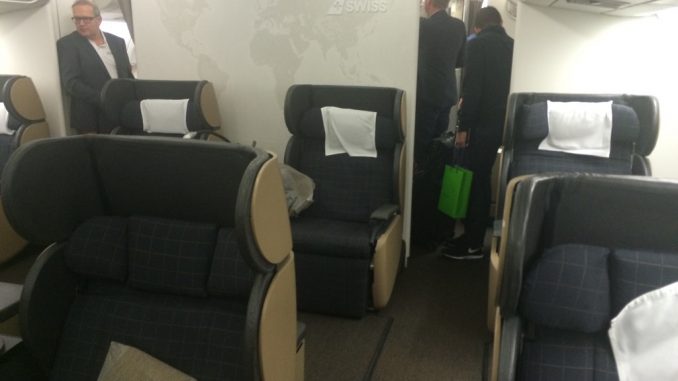 Swiss First Class Airbus A340-300 Singapur nach Zuerich-58