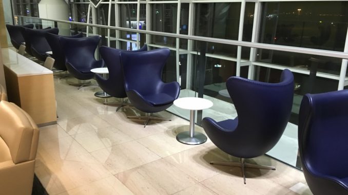 Uited Global First Class Lounge Hongkong00015