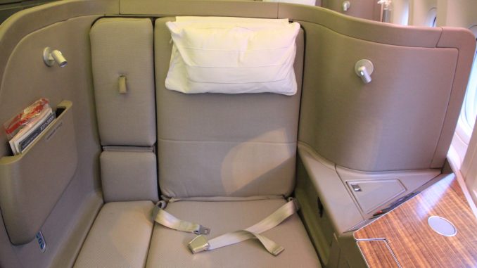 Cathay Pacific Business Class in der Boeing 777 14