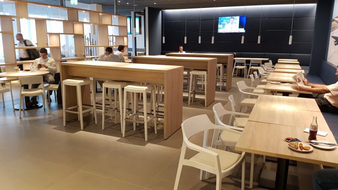 Neue Hugo Junkers Lounge 17