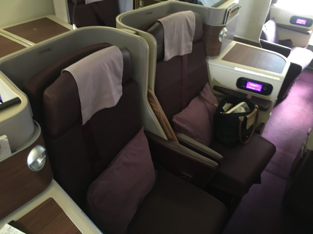 Review Thai Airways Business Class Boeing 777 300 Bali Nach