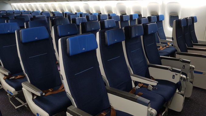KLM Economy Class in der Boeing 777-300ER 12
