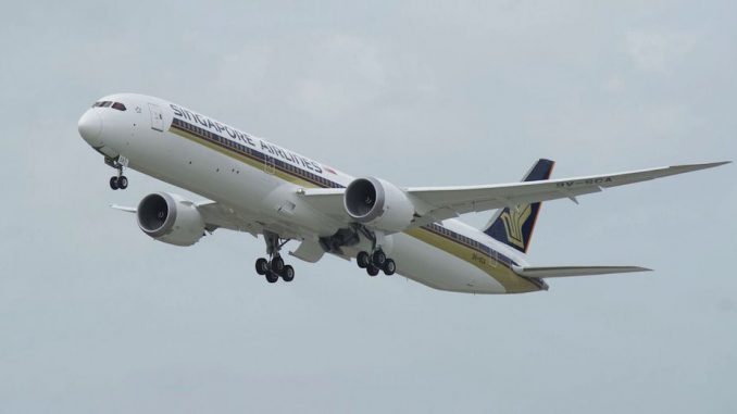 Singapore Airlines Boeing 787-10 Business Class ©ausbt 12