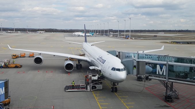 Lufthansa Business Class im Airbus A340-600 (3)
