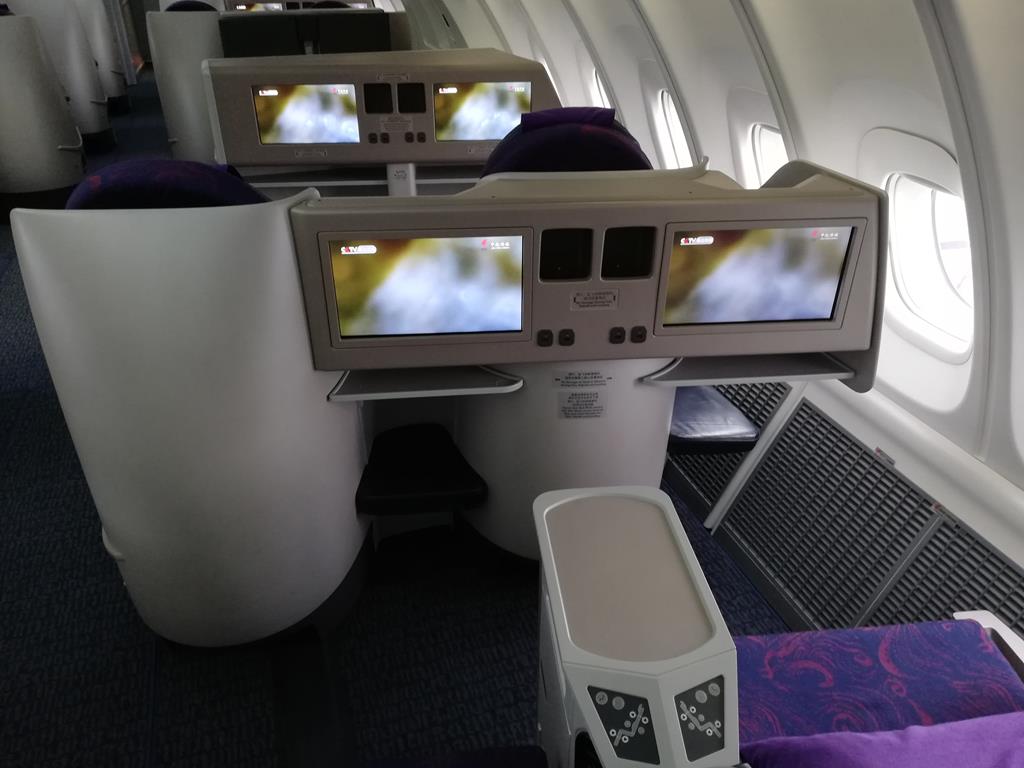 Review: Air China First Class in der Boeing 747-8 von Frankfurt nach ...