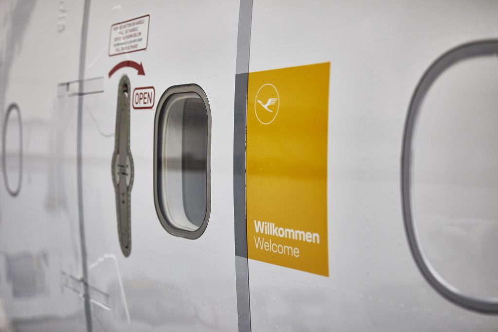 Neue Lufthansa Lackierung | Die Sache mit dem gelben Schild