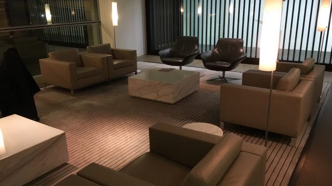 Cathay Pacific The Bridge Business Class Lounge Hongkong-27