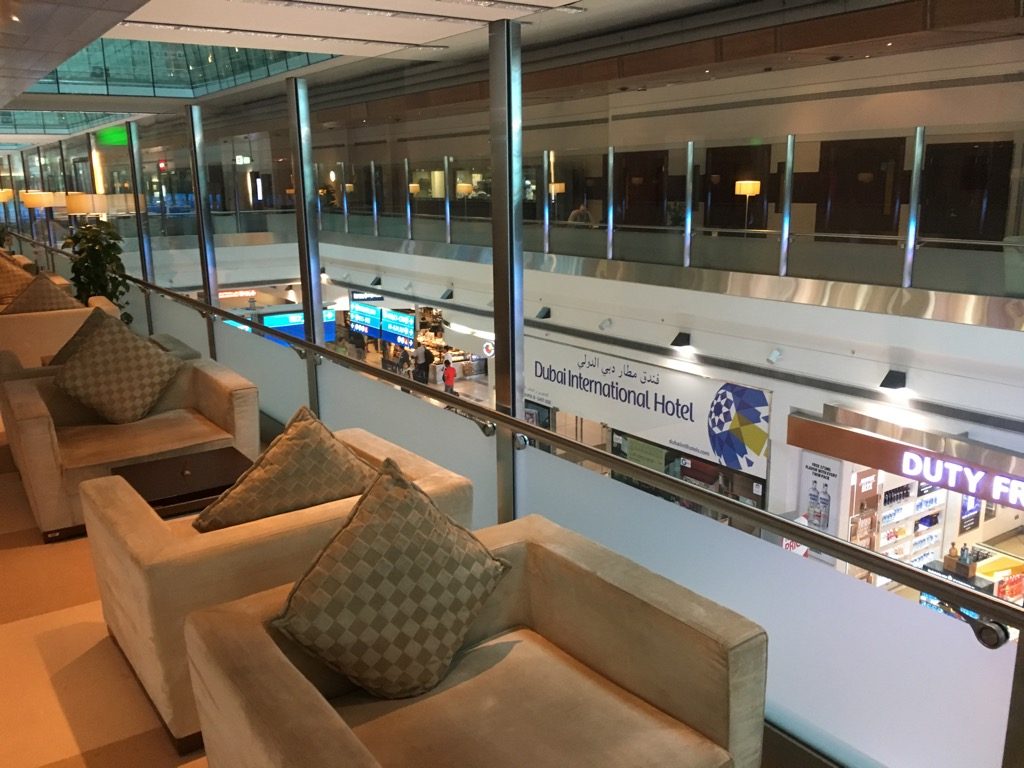 Review: Emirates First Class Lounge Dubai Terminal B - Frankfurtflyer.de