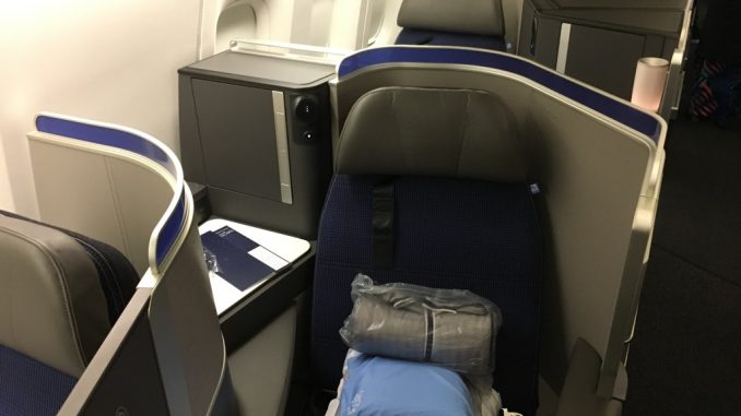 Review Neue United Polaris Business Class Boeing 777 200
