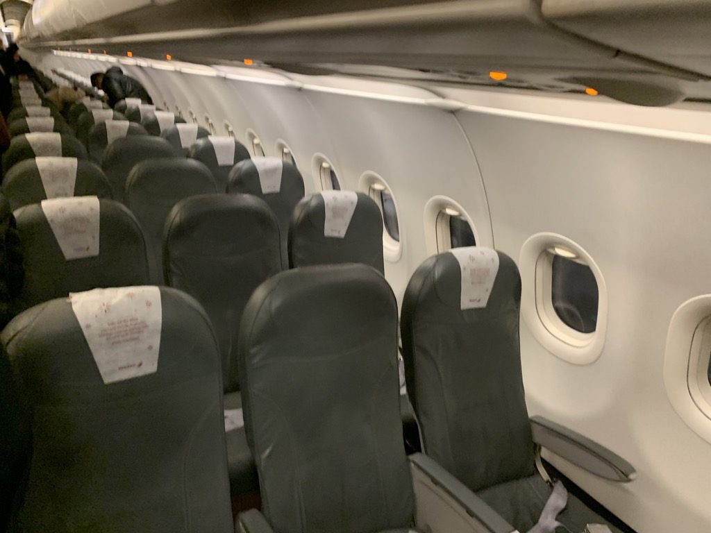 Review: Iberia Business Class Airbus A319 Frankfurt nach Madrid ...