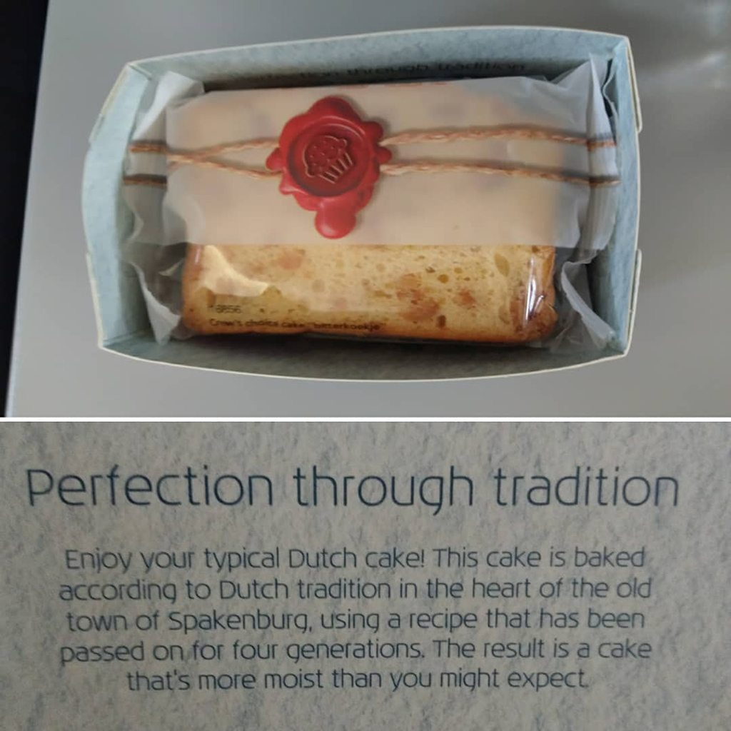 KLM Cityhopper Economy Class Embraer | Service; Dutch cake