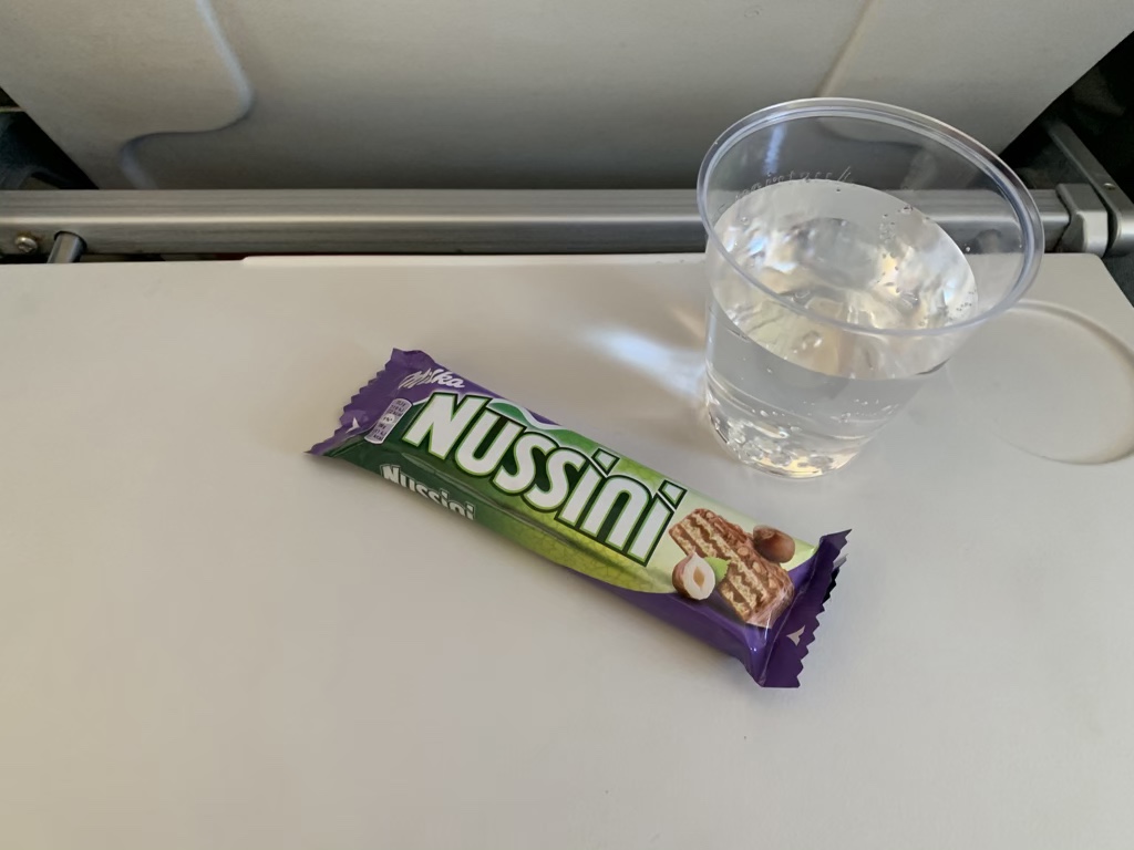 Review: Austrian Airlines Economy Class Embraer 195 von Salzburg nach