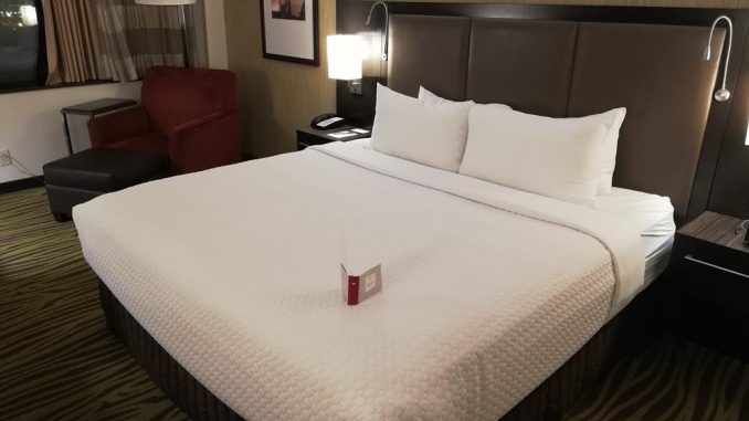 Crowne Plaza Los Angeles Airport (3)