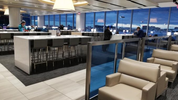 United Club Los Angeles Terminal 7 (20)