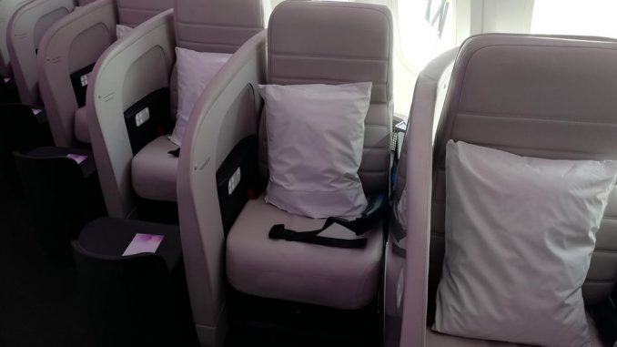 Air New Zealand Business Class Boeing 787 (9)