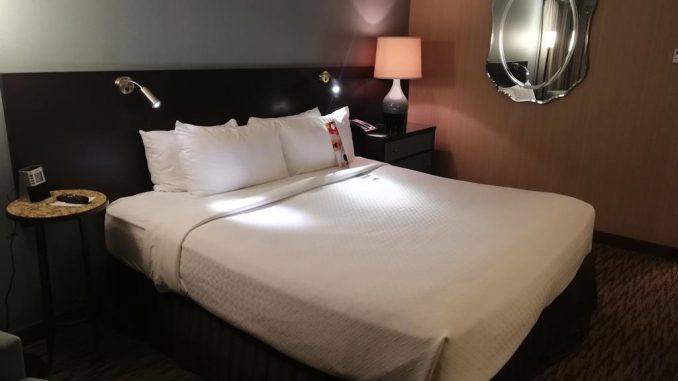 Crowne Plaza Chicago Airport (10)
