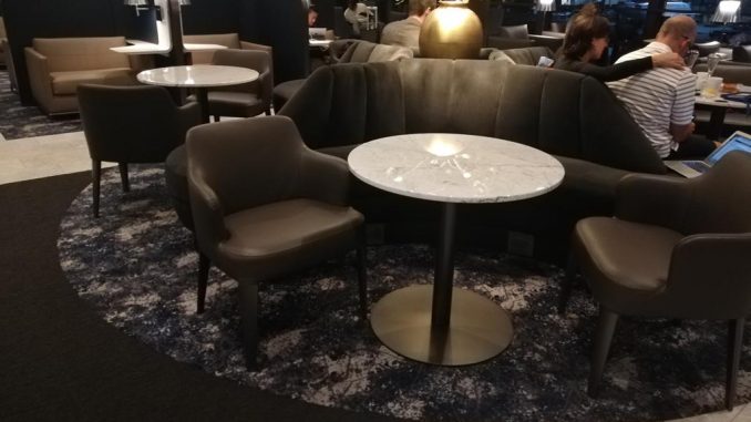 United Polaris Lounge Los Angeles (14)