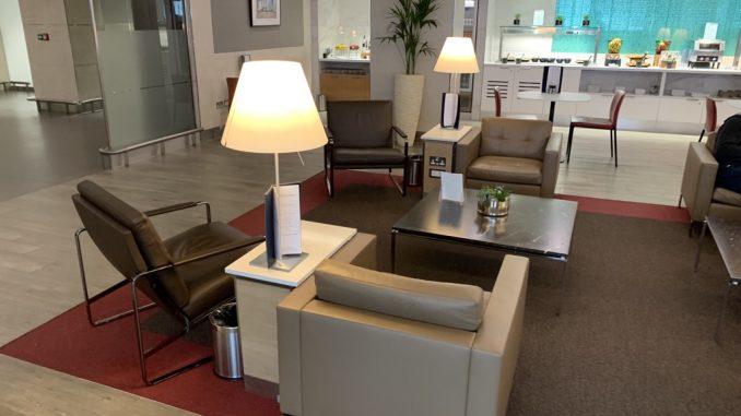 American Airlines Arivals Lounge London Heathrow -9