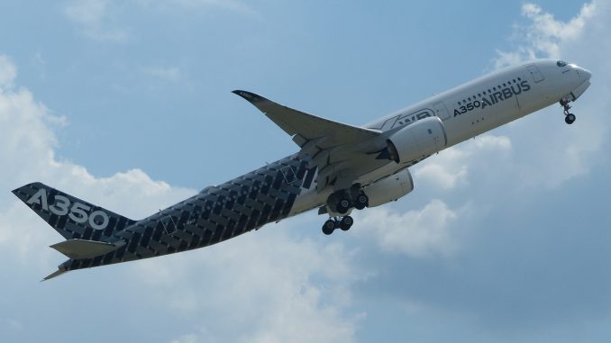 aircraft-2989247_1280
