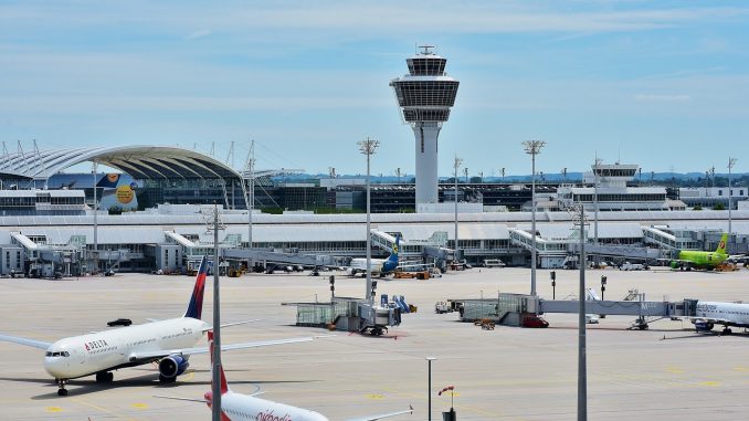 airport-2384837_1280