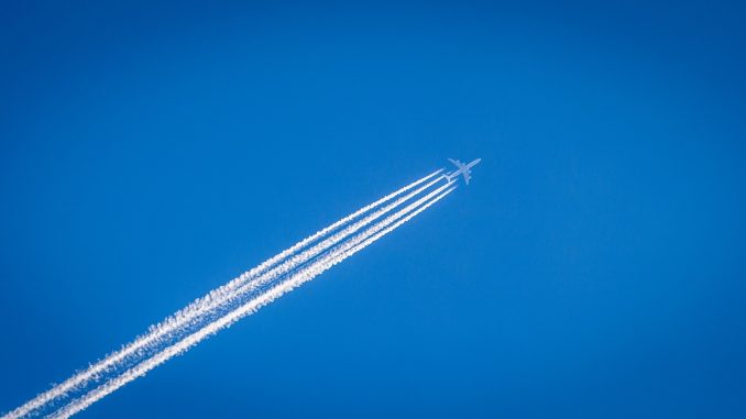 contrails-1210064_1280