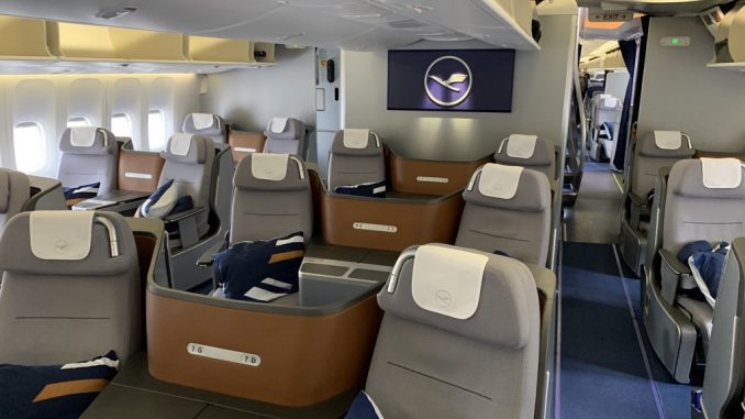 Lufthansa Boeing 747-8 Business Class Upper Deck FRA-ORD-3