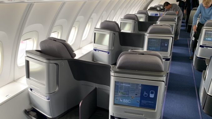 Lufthansa Boeing 747-8 Business Class Upper Deck FRA-ORD-5