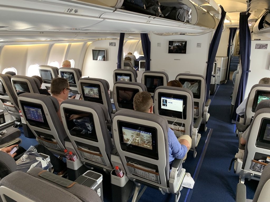 Airbus A330 300 Bester Sitzplatz Premium Economy Review: Lufthansa Premium Economy Class Airbus A330-300 Frankfurt nach