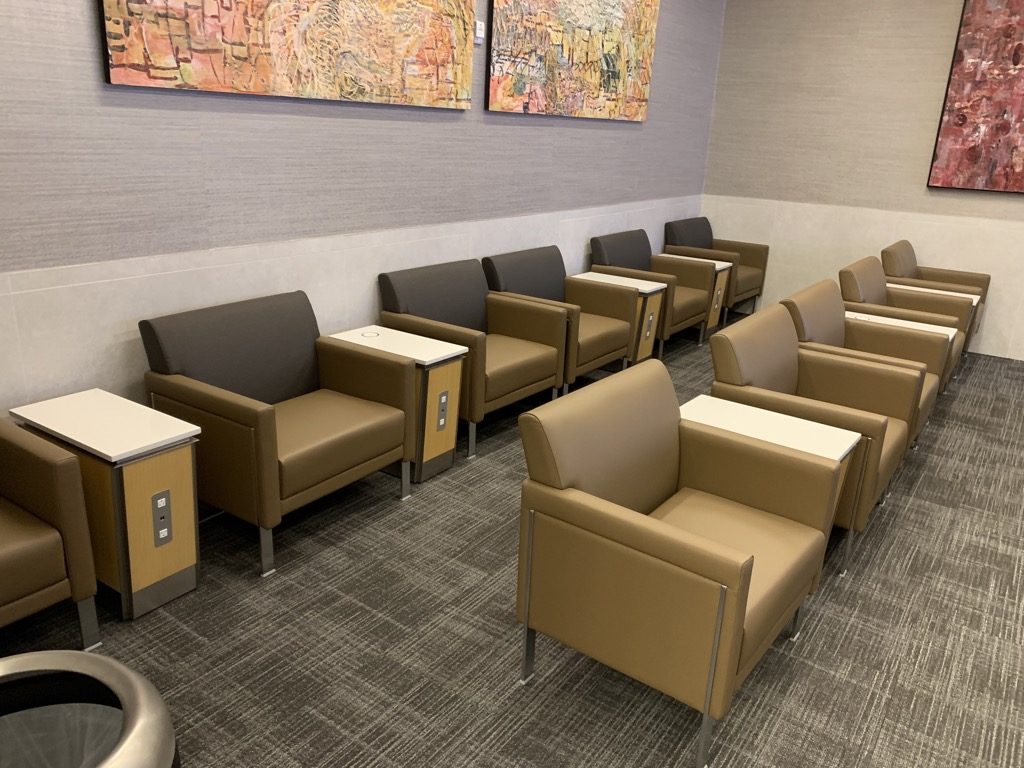 Review: American Airlines Flagship Lounge Dallas/ Fort Worth ...