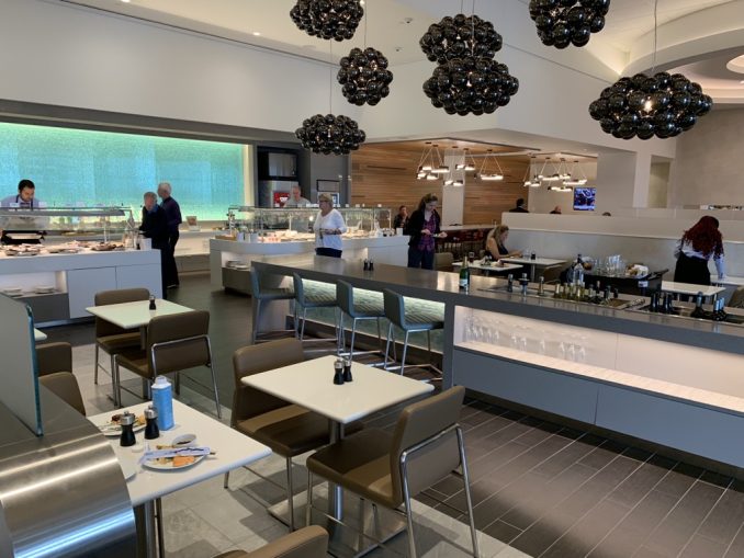 Review: American Airlines Flagship Lounge Dallas/ Fort Worth ...