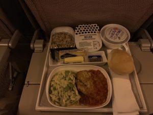 Review Emirates Economy Class In Der Boeing 777 300 Dusseldorf Nach Dubai
