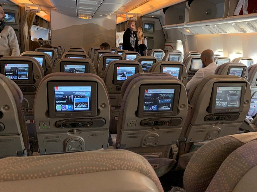 Review Emirates Economy Class In Der Boeing 777 300