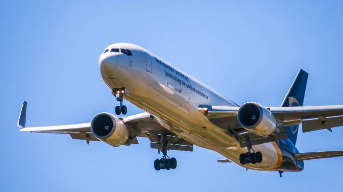 aircraft-3524443_1280
