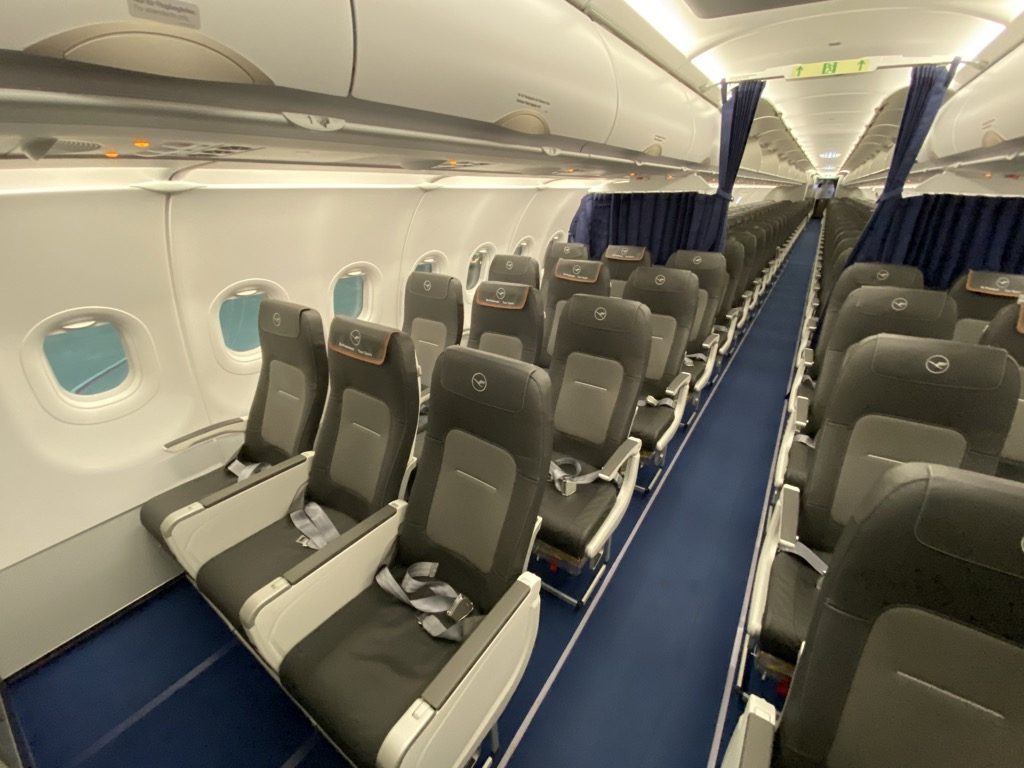 Lufthansa Business Class Airbus A321neo - Image to u