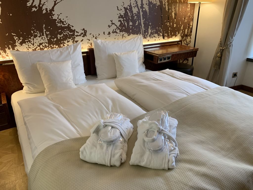 Derag Living Hotel de Medici Düsseldorf Bett