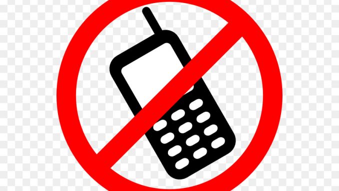 kisspng-telephone-mobile-phone-signal-texting-while-drivin-no-food-or-drink-clipart-5a7946ece70cf8.5080000415178974529464