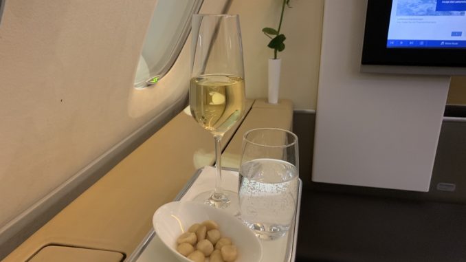 Lufthansa First Class Airbus A380 Hongkong nach München Dinner-2